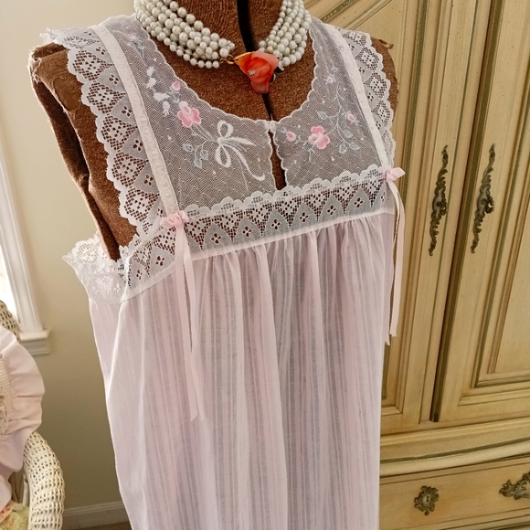 Vintage Other - SWEET VTG "DEENA" LONG PINK NIGHTGOWN!